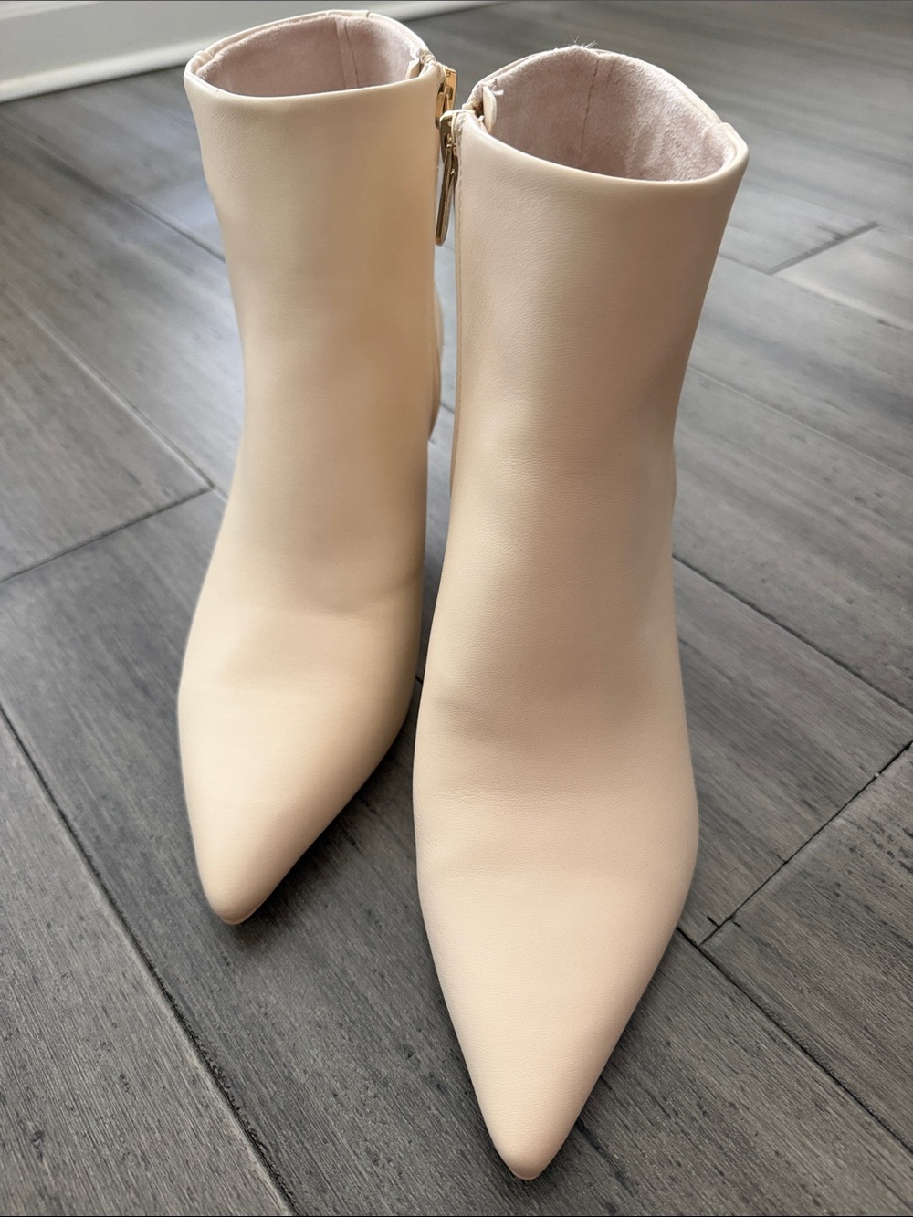 Circus by Sam Edelman Cream Pointed-Toe Zip Ankle Booties